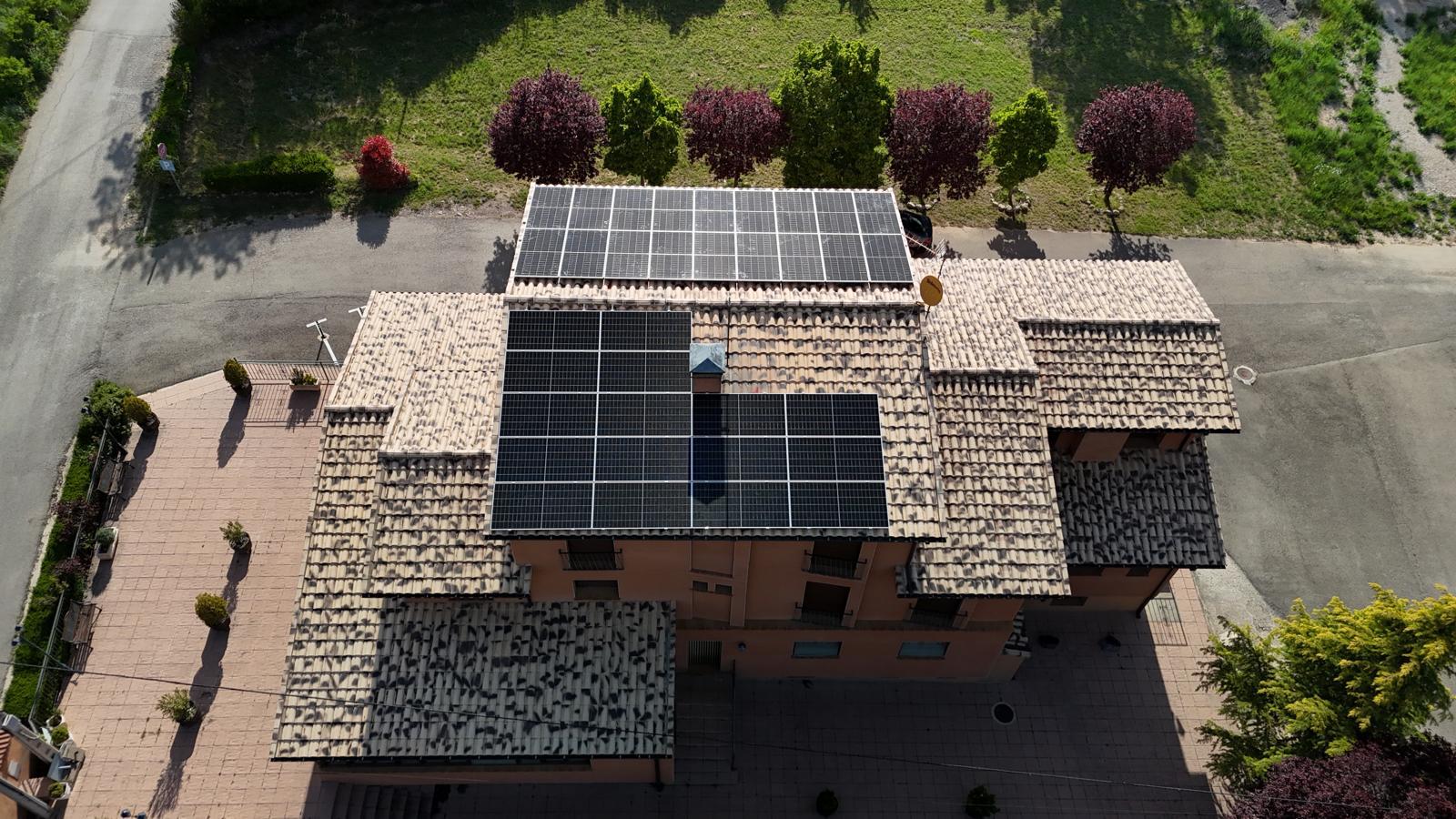 instalacion fotovoltaica Hotel Valdevecar nstalacion-fotovoltaica-Hotel-Valdevecar